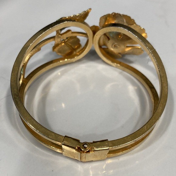 Vintage Giovanni Gold Tone Bracelet - Picture 2 of 4